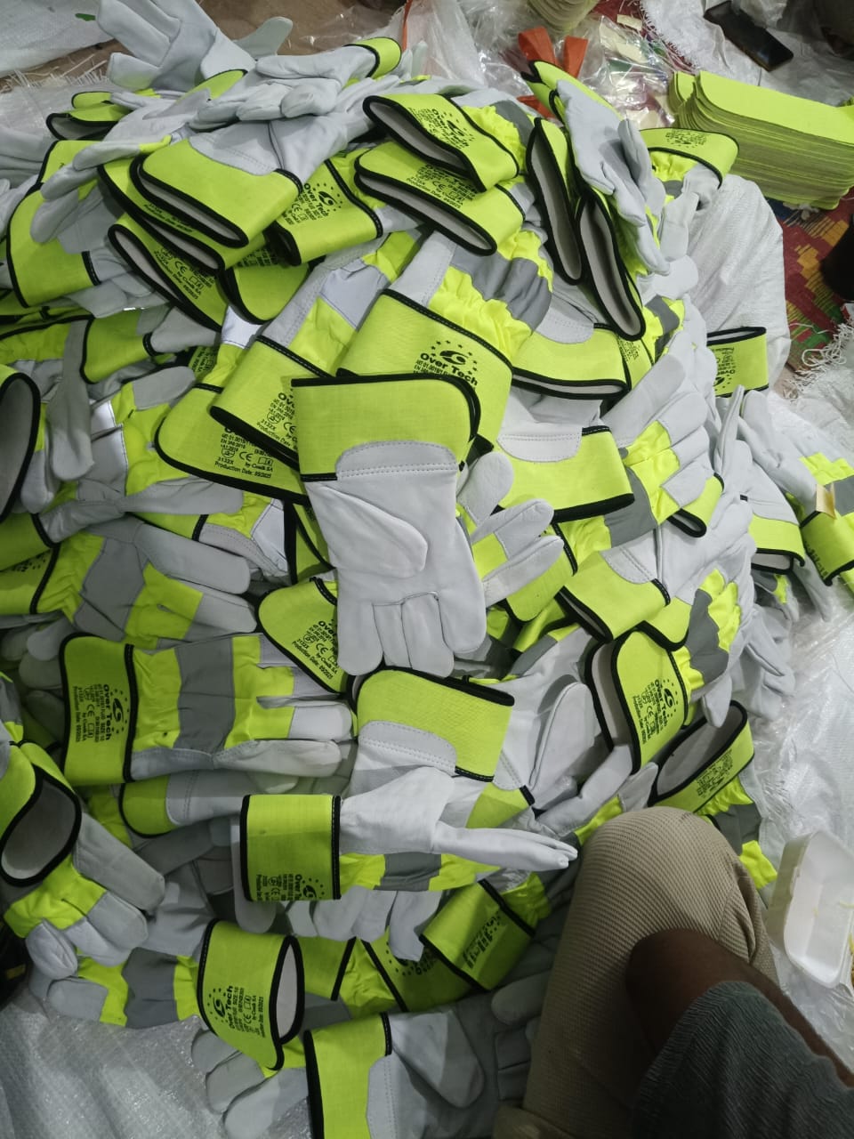 SAFETY GLOVES  WORKING